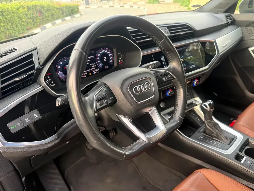 GCC Specs Audi Q3 40 TFSI S-Line 2020 - Full Service History Original Paint Excellent Condition - Image 10
