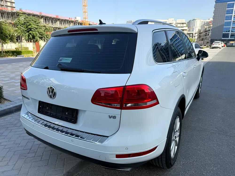 Touarge 2014 original paint perfect condition - Image 13