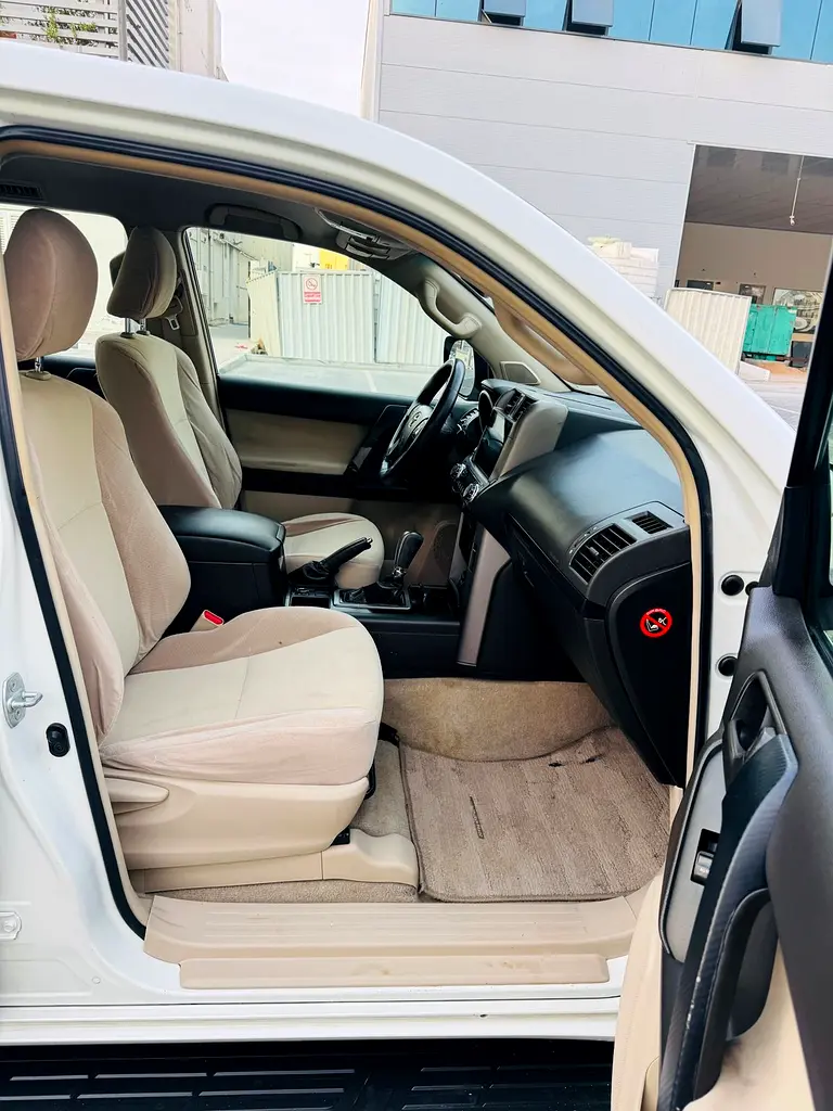 TOYOTA PRADO 2012 GCC V4 MID 2.7 GOOD CONDITION CAR - Image 6