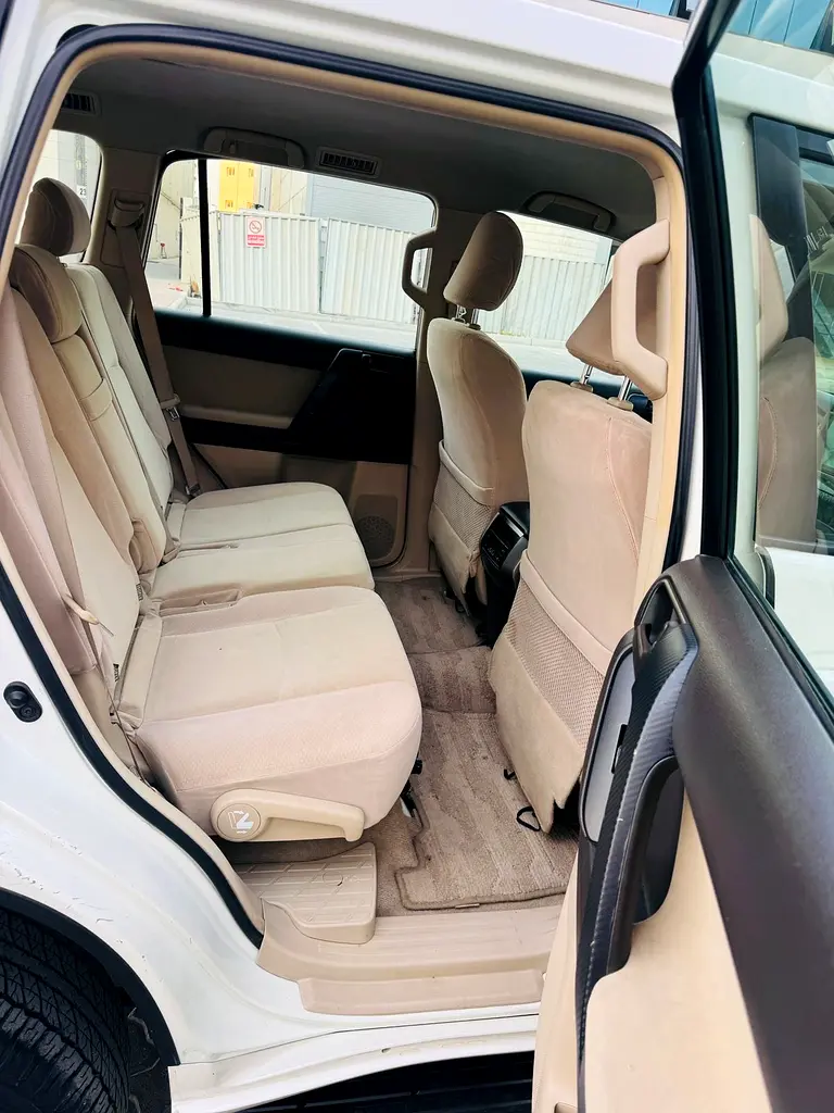 TOYOTA PRADO 2012 GCC V4 MID 2.7 GOOD CONDITION CAR - Image 7