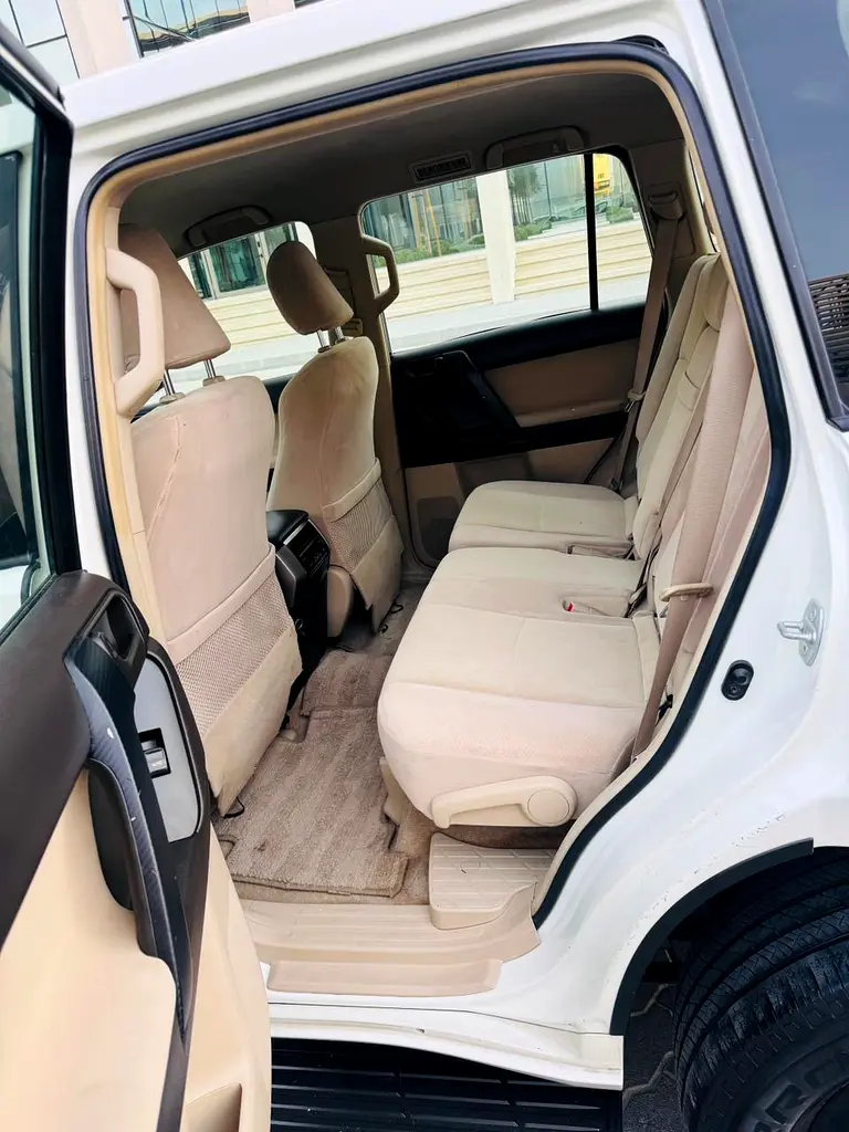 TOYOTA PRADO 2012 GCC V4 MID 2.7 GOOD CONDITION CAR - Image 8