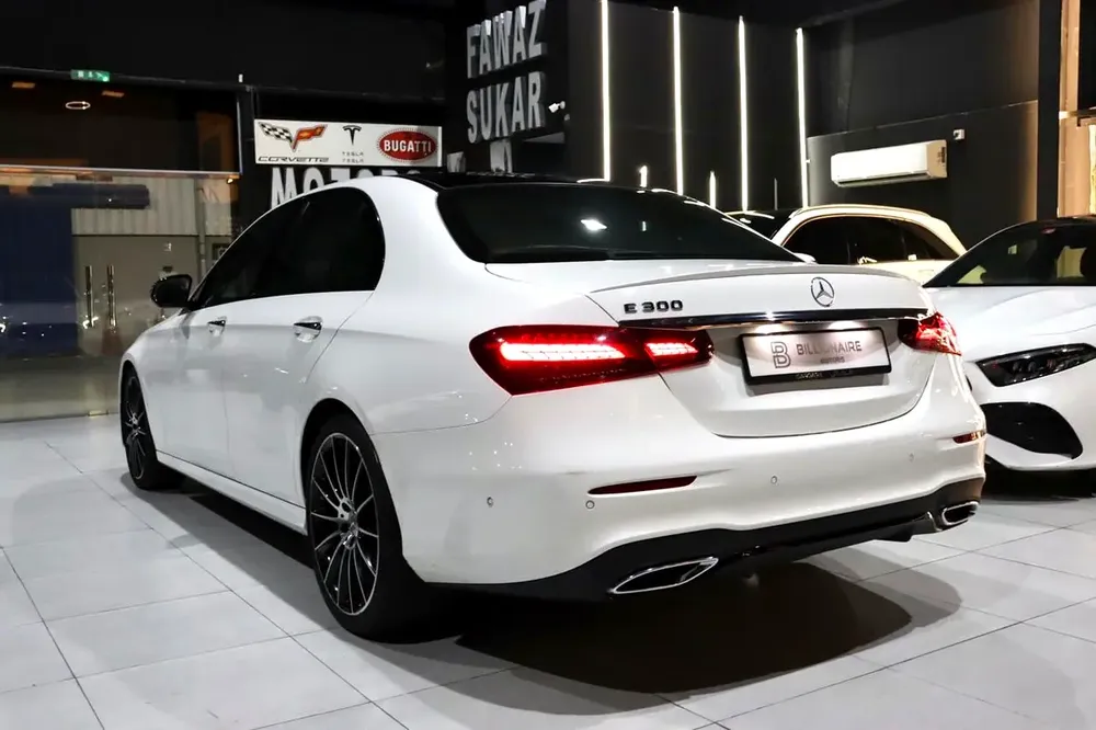 Mercedes-Benz E 300 2023, GCC Specs, Like New - Image 16