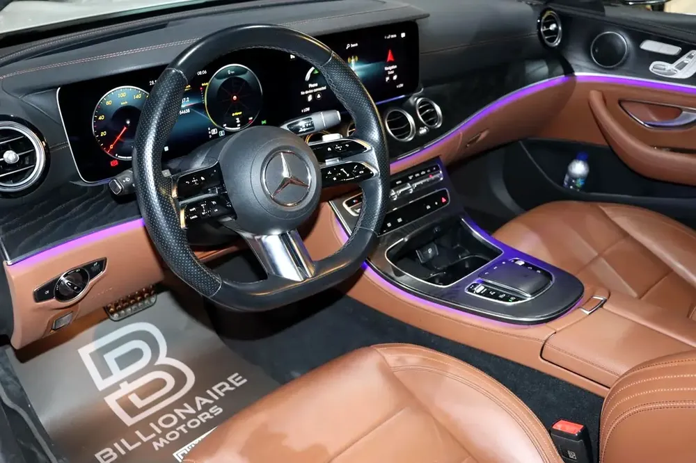 Mercedes-Benz E 300 2023, GCC Specs, Like New - Image 6