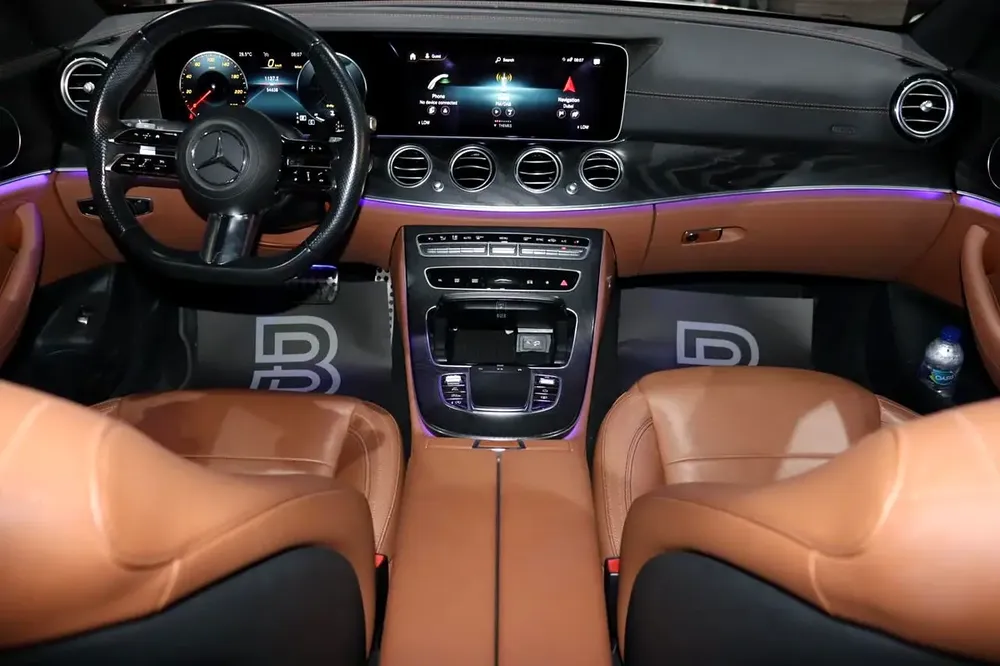 Mercedes-Benz E 300 2023, GCC Specs, Like New - Image 7