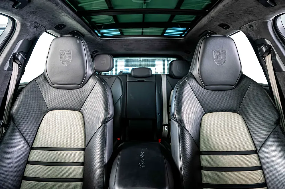 Porsche Cayenne Turbo-GCC-Warranty  Service Contract Until 11/2027-High Specifications - Image 13