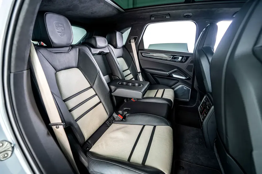 Porsche Cayenne Turbo-GCC-Warranty  Service Contract Until 11/2027-High Specifications - Image 19