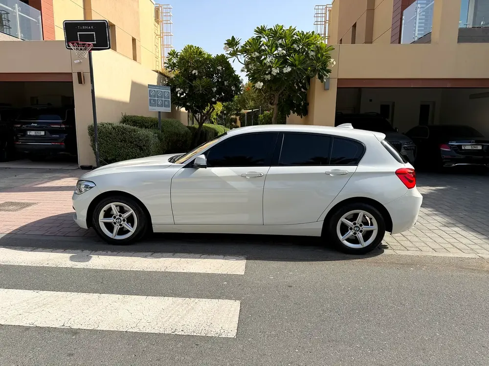 BMW 120i //FULL SERVICE HISTORY BY AGENCY// SUPER CLEAN ((GCC)). - Image 11
