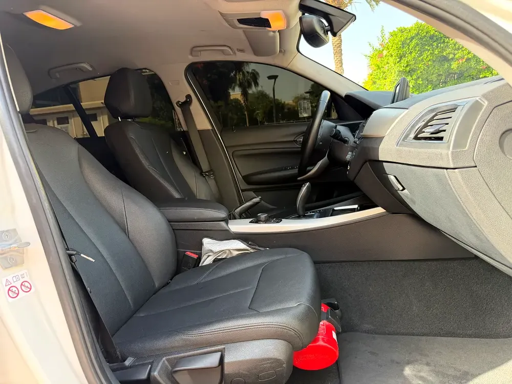 BMW 120i //FULL SERVICE HISTORY BY AGENCY// SUPER CLEAN ((GCC)). - Image 19