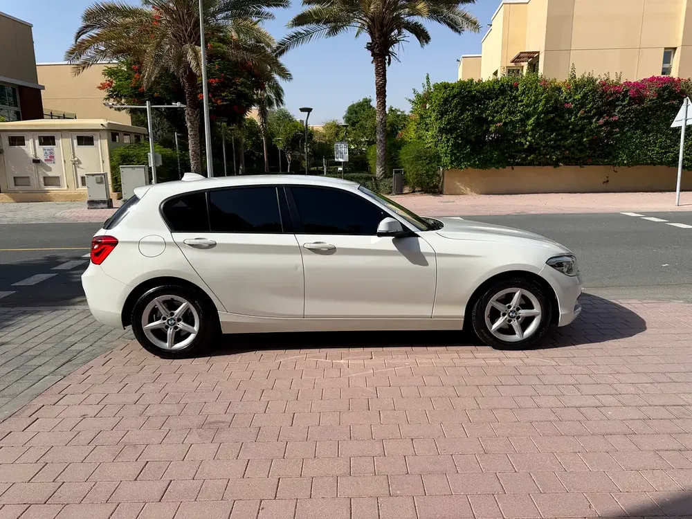 BMW 120i //FULL SERVICE HISTORY BY AGENCY// SUPER CLEAN ((GCC)). - Image 5