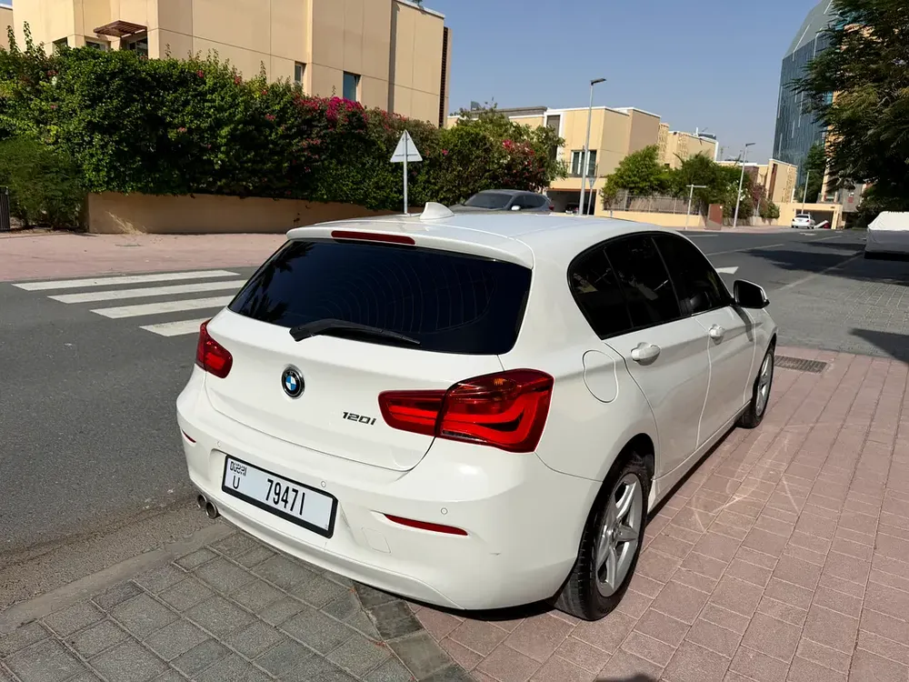 BMW 120i //FULL SERVICE HISTORY BY AGENCY// SUPER CLEAN ((GCC)). - Image 7