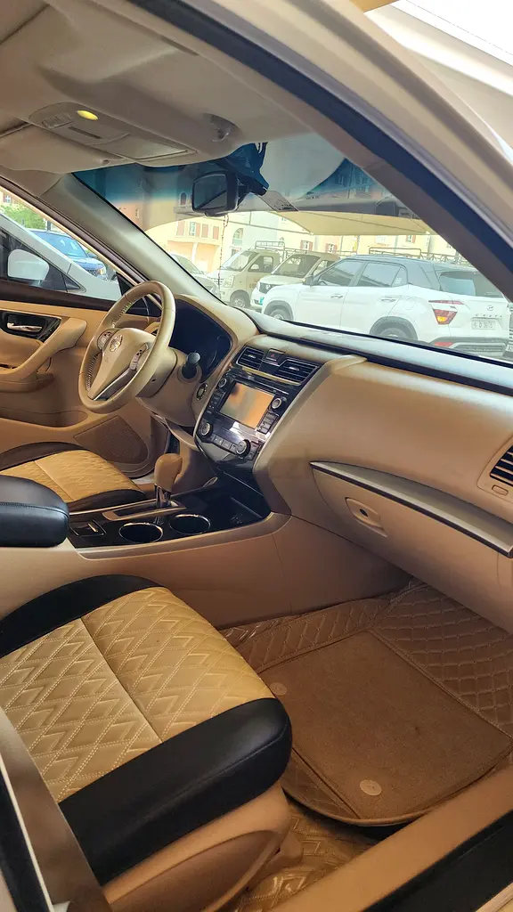 2014 Nissan Altima 2.5 SV GCC Full Option | Family Used | Clean Car - Image 12