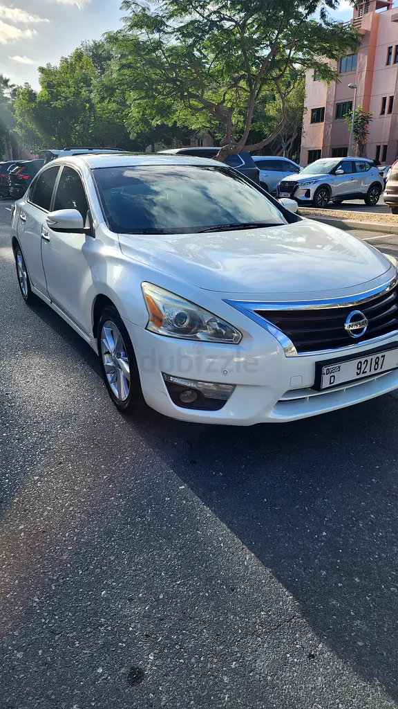 2014 Nissan Altima 2.5 SV GCC Full Option | Family Used | Clean Car - Image 5