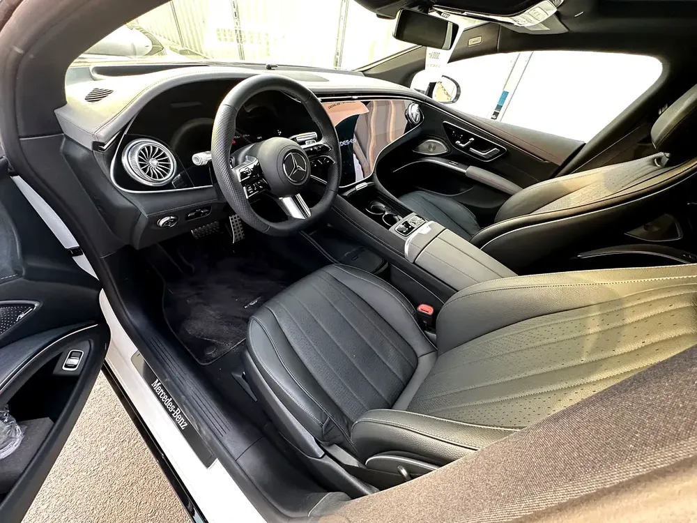 Mercedes Benz EQS450+  2023 included warranty  service contract - Image 10
