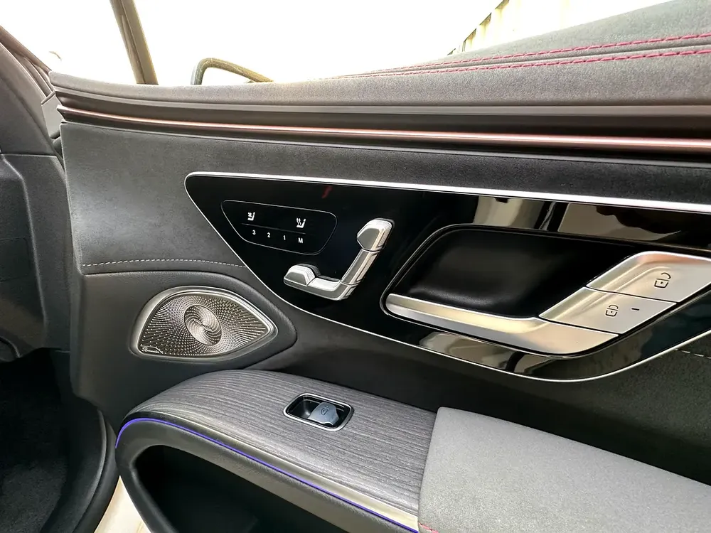 Mercedes Benz EQS450+  2023 included warranty  service contract - Image 12