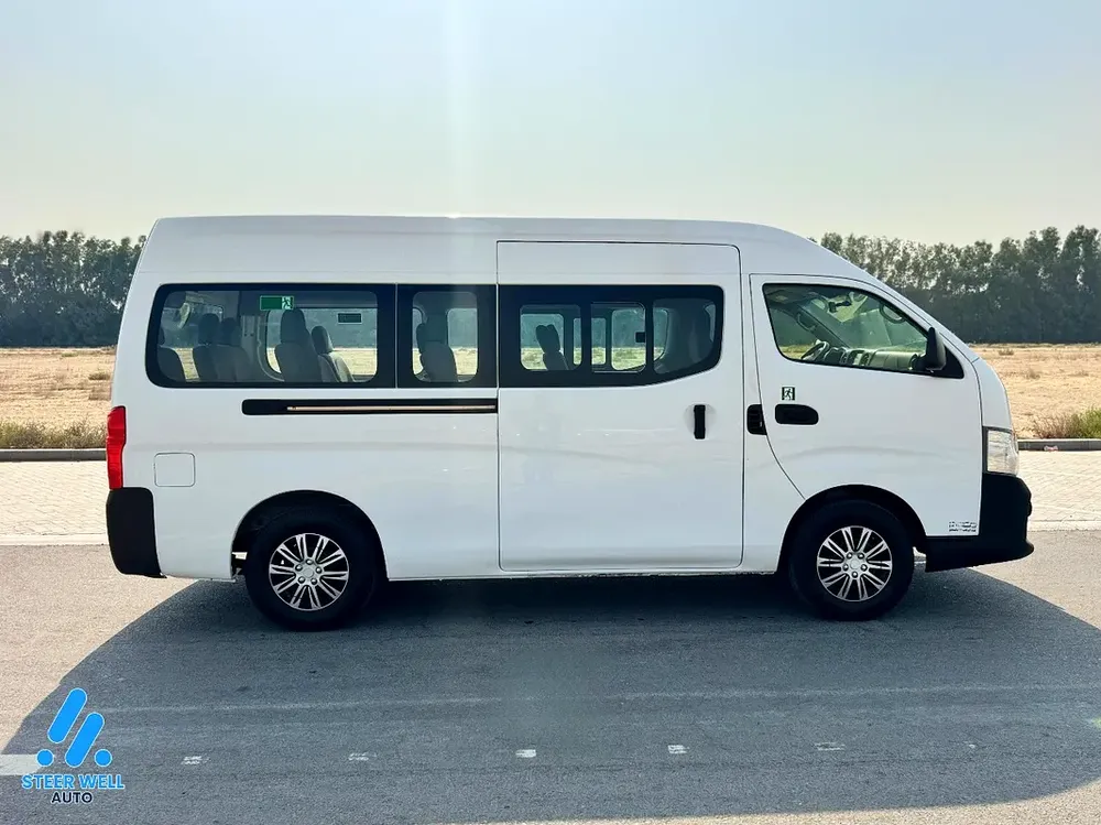 2022 Nissan Urvan NV350 Panel Van - Petrol - GCC - Manual Transmission - Image 4