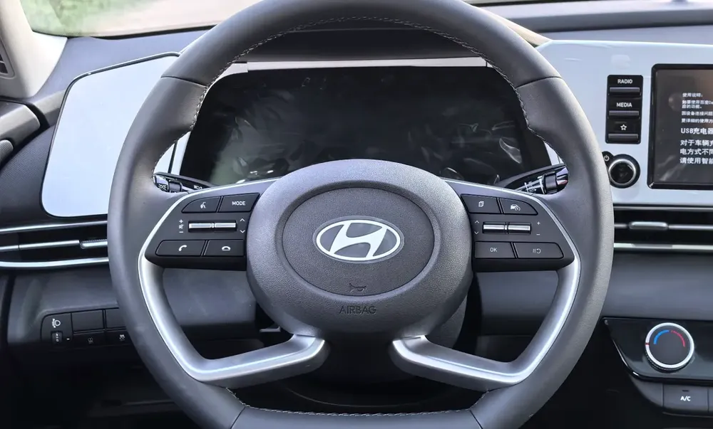 2025 Hyundai Elantra Elite Edition - Chinese Specs - Brand New Condition - Image 17