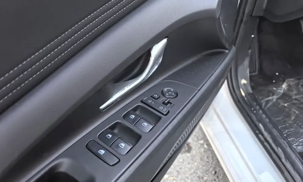 2025 Hyundai Elantra Elite Edition - Chinese Specs - Brand New Condition - Image 18