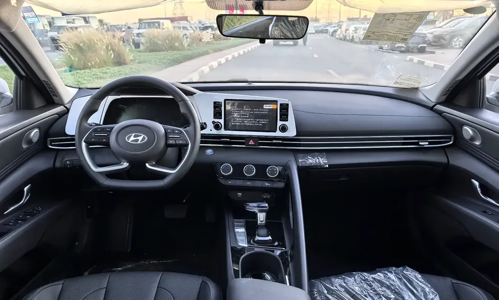 2025 Hyundai Elantra Elite Edition - Chinese Specs - Brand New Condition - Image 9
