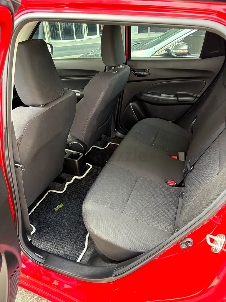 Suzuki Swift GLX 2023 | GCC Specs | Pristine Condition - Image 4