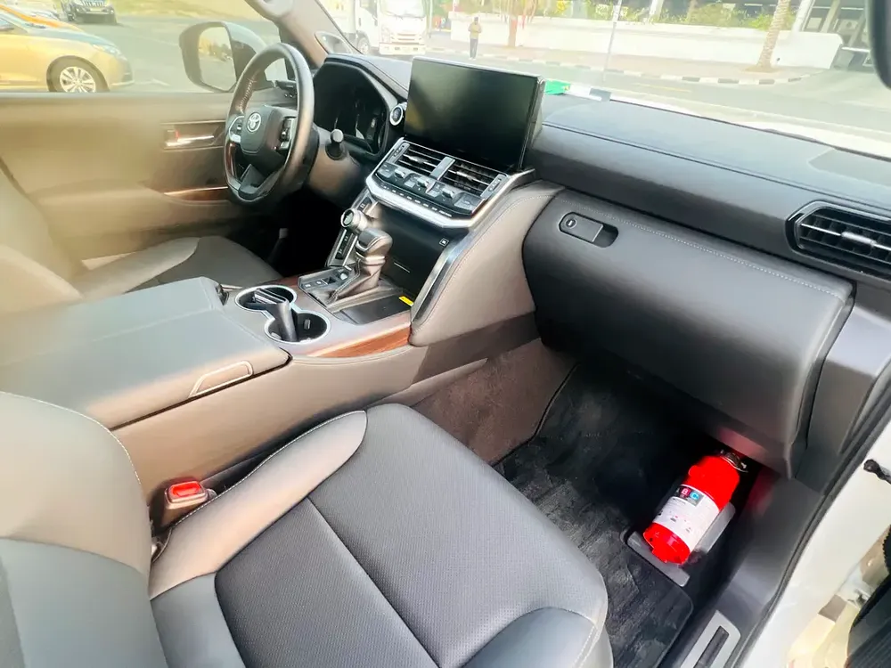 TOYOTA LANDCRUISER 2024 GXR TWIN TURBO GCC Specs - Brand New - Image 15