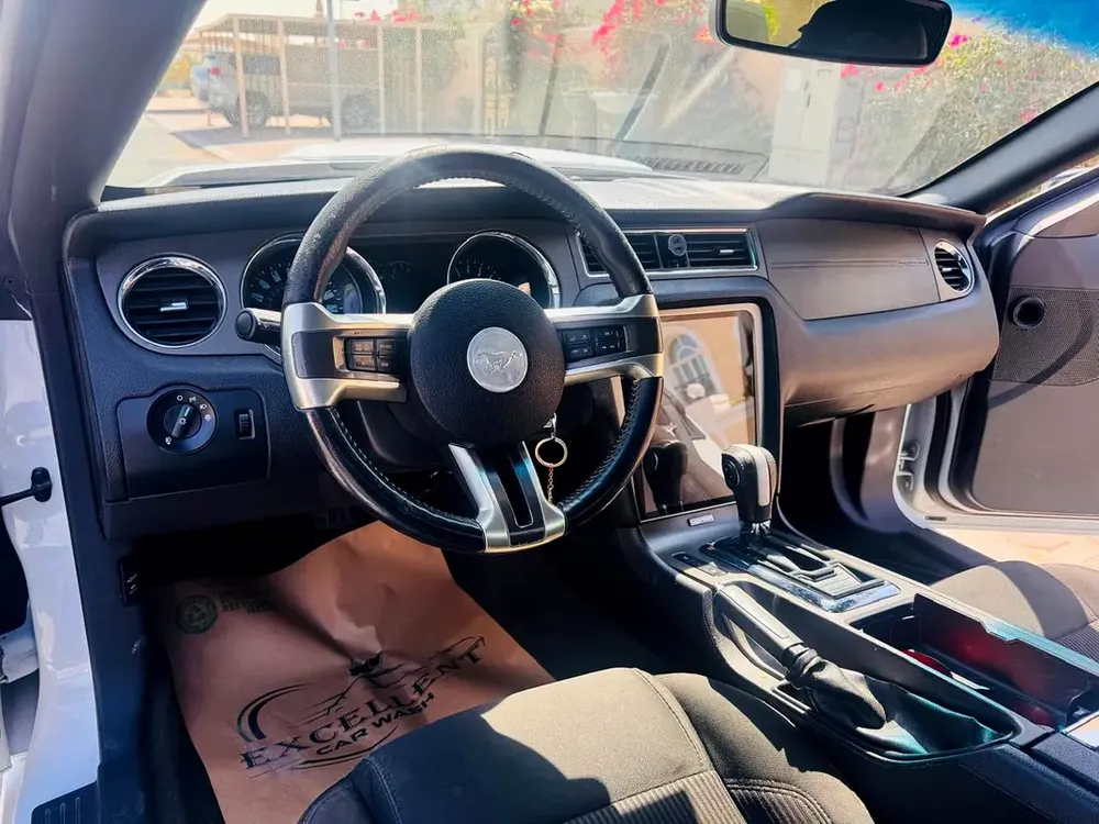 Ford Mustang V6 2014 American Specs - Well Maintained - Image 4