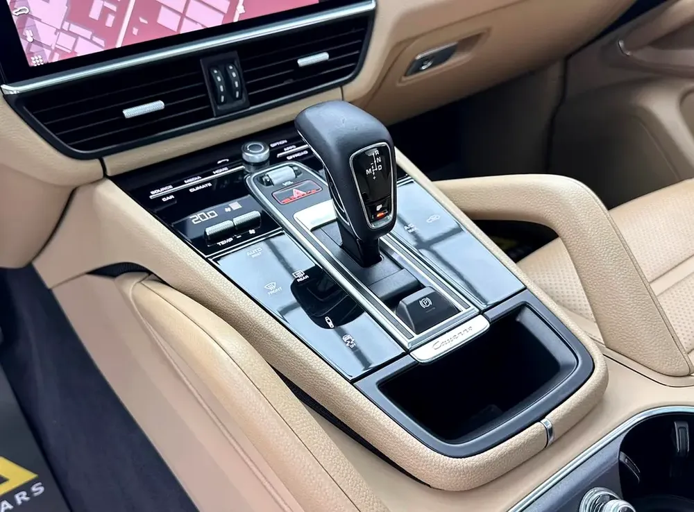 2021 Porsche Cayenne Coupe, 1 Year Warranty, Full Service History, GCC - Image 14