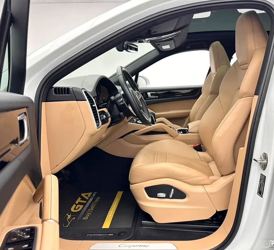 2021 Porsche Cayenne Coupe, 1 Year Warranty, Full Service History, GCC - Image 15