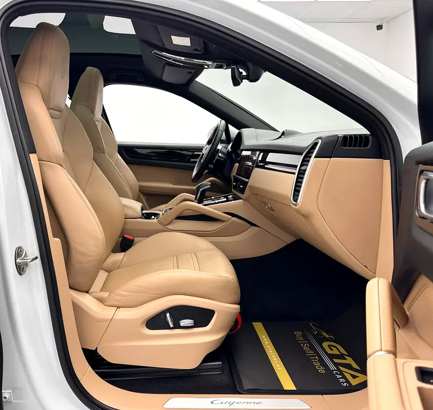 2021 Porsche Cayenne Coupe, 1 Year Warranty, Full Service History, GCC - Image 16