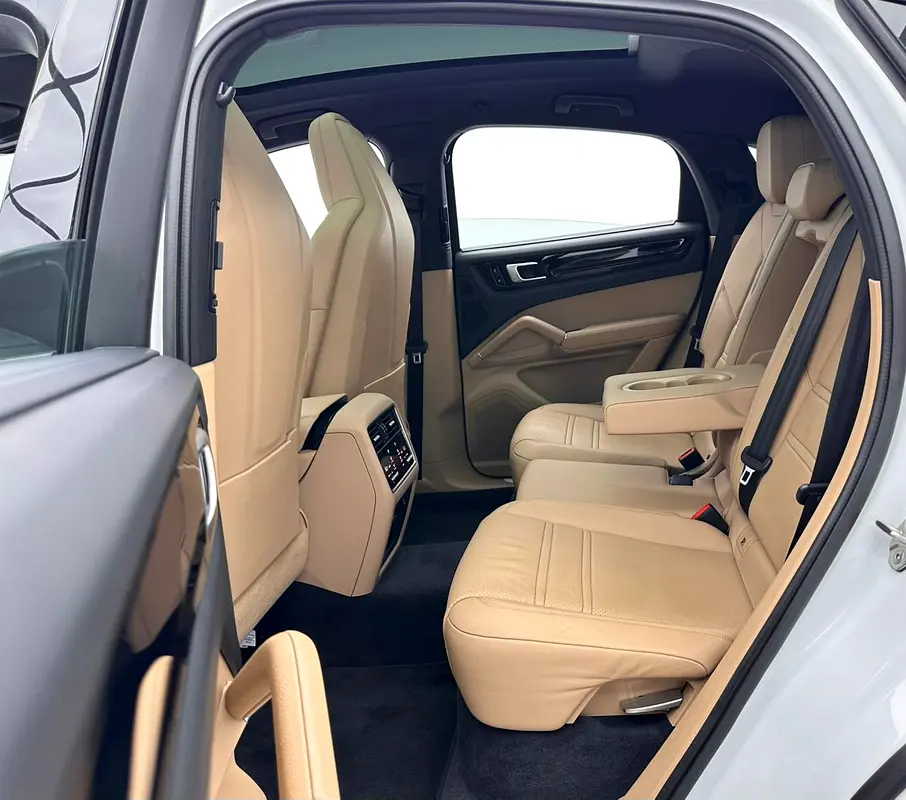 2021 Porsche Cayenne Coupe, 1 Year Warranty, Full Service History, GCC - Image 17
