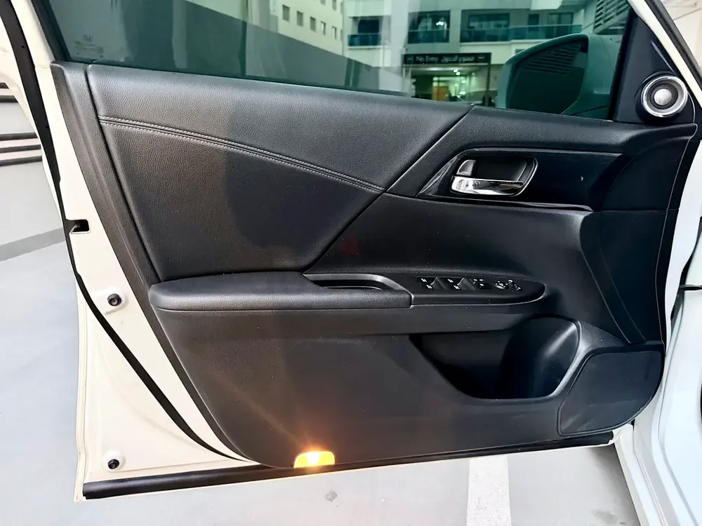 2016 Honda Accord 3.5L V6 Sport GCC - Image 11