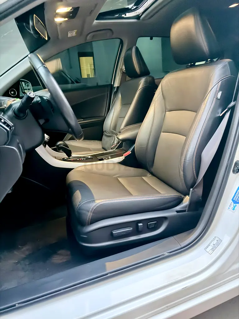 2016 Honda Accord 3.5L V6 Sport GCC - Image 13
