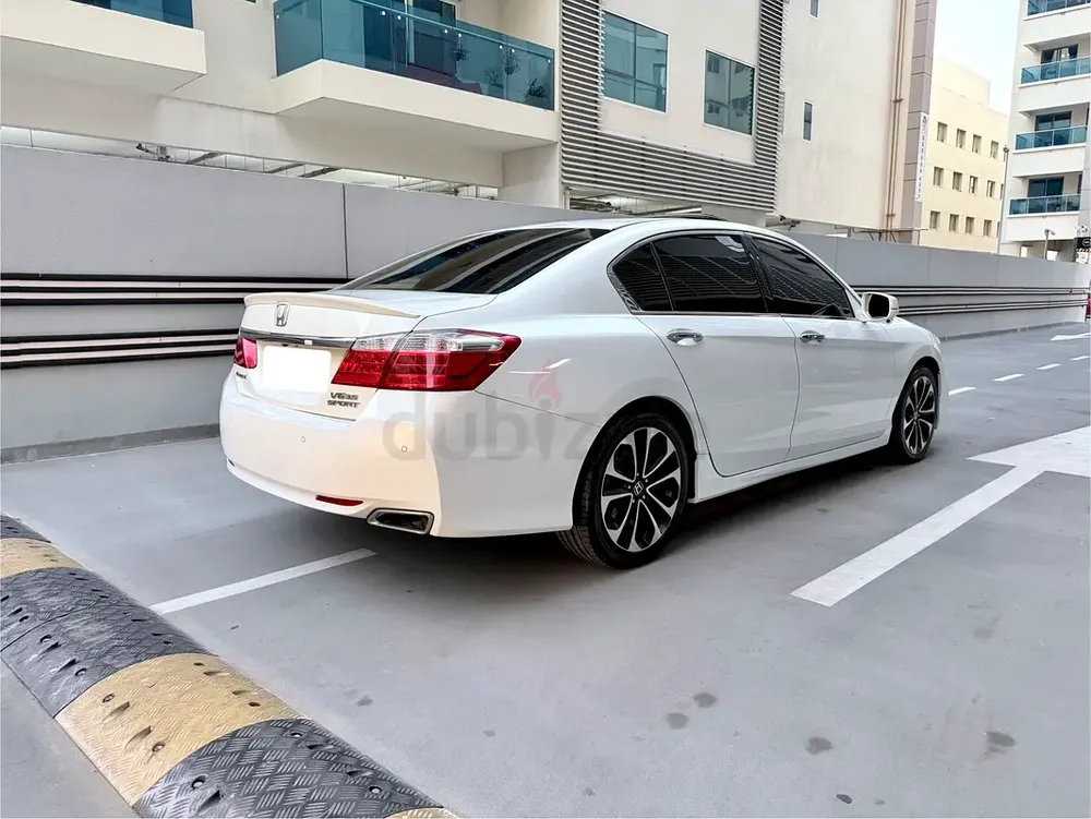 2016 Honda Accord 3.5L V6 Sport GCC - Image 5