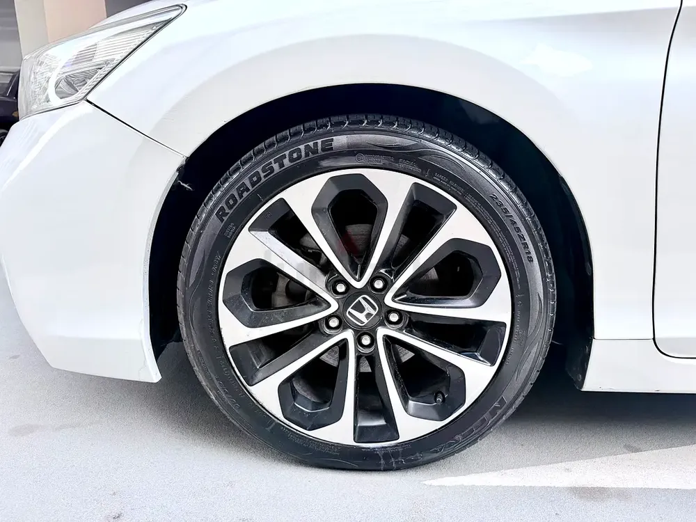 2016 Honda Accord 3.5L V6 Sport GCC - Image 9
