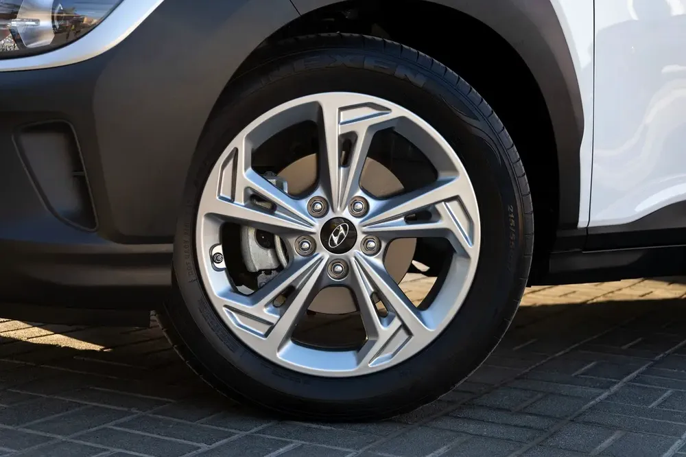 Hyundai Kona 2023 - Image 16