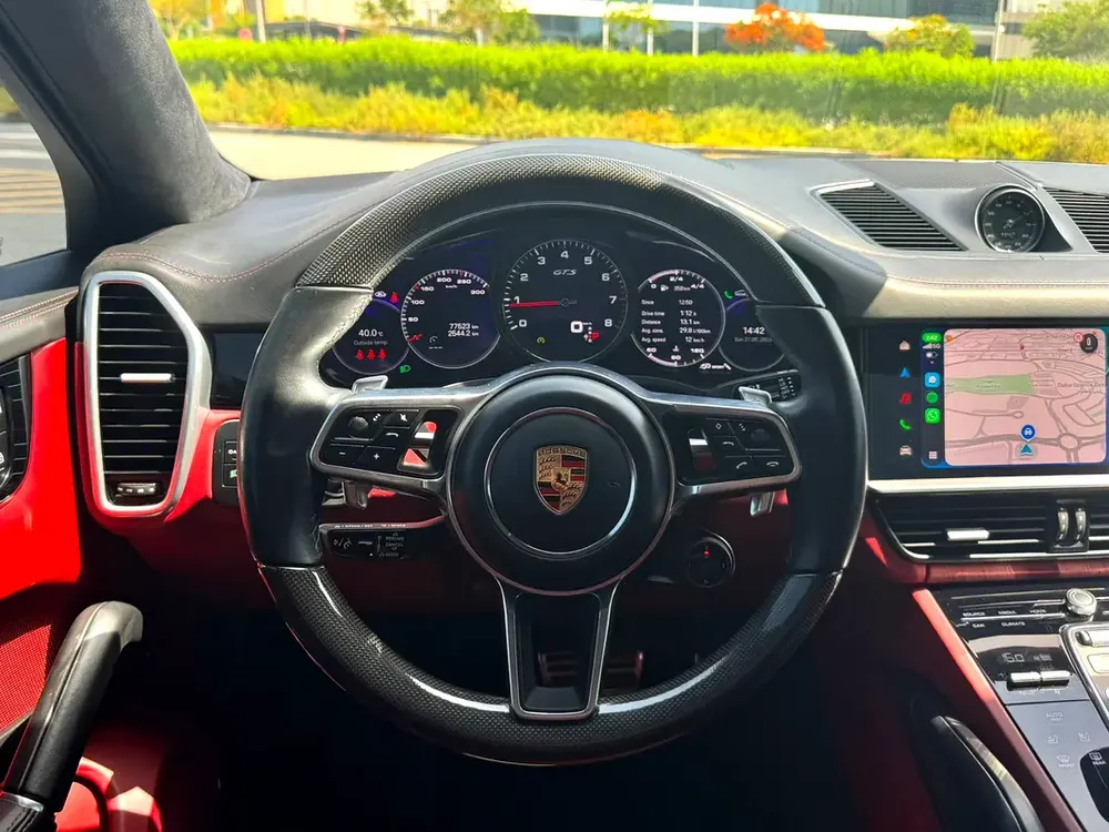 2023 PORSCHE CAYENNE GTS COUPE | TOP SPEC | GCC | FULL SERVICE HISTORY | ORIGINAL PAINT - Image 15