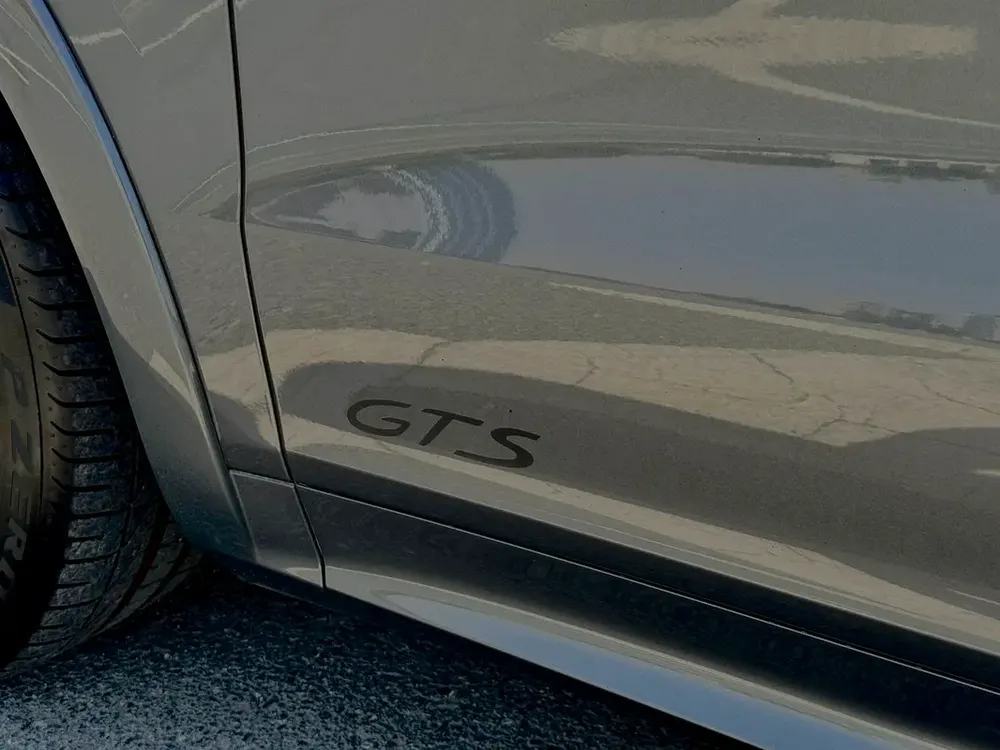 2023 PORSCHE CAYENNE GTS COUPE | TOP SPEC | GCC | FULL SERVICE HISTORY | ORIGINAL PAINT - Image 16