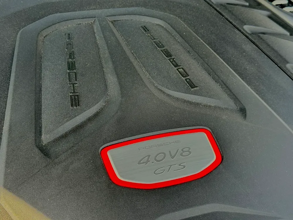 2023 PORSCHE CAYENNE GTS COUPE | TOP SPEC | GCC | FULL SERVICE HISTORY | ORIGINAL PAINT - Image 19