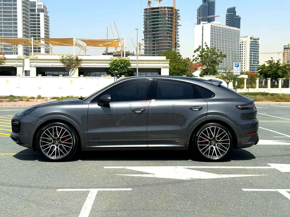 2023 PORSCHE CAYENNE GTS COUPE | TOP SPEC | GCC | FULL SERVICE HISTORY | ORIGINAL PAINT - Image 5