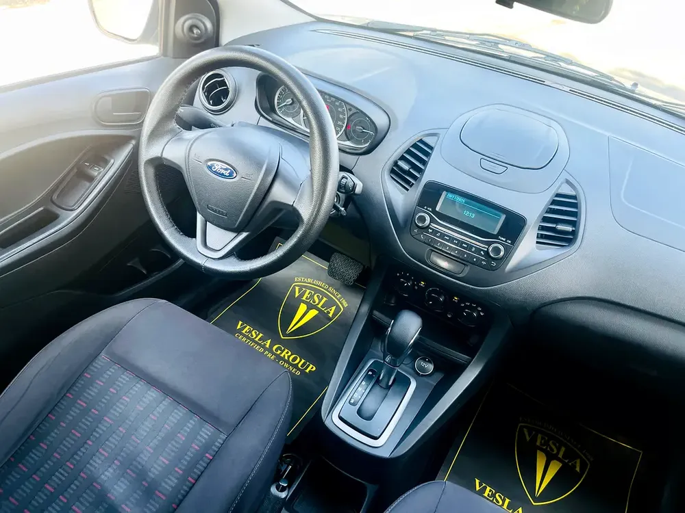 UNLIMITED MILEAGE WARRANTY / SEDAN + BLUETOOTH + USB + POWER LOCKS / IN HOUSE FINANCE - Image 14