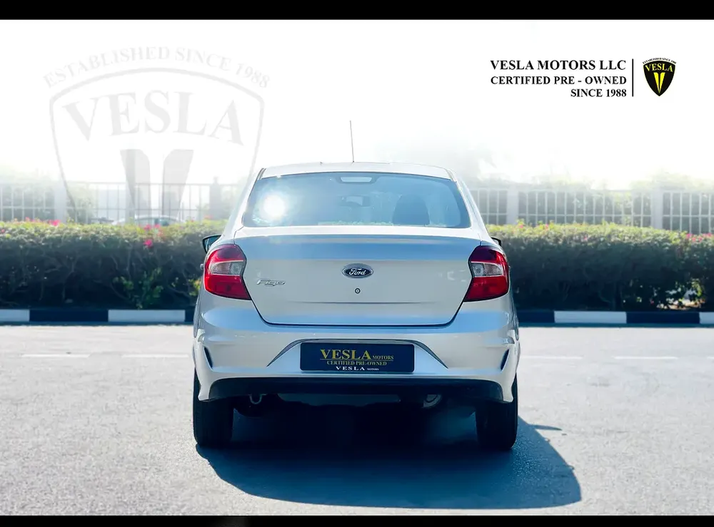 UNLIMITED MILEAGE WARRANTY / SEDAN + BLUETOOTH + USB + POWER LOCKS / IN HOUSE FINANCE - Image 8