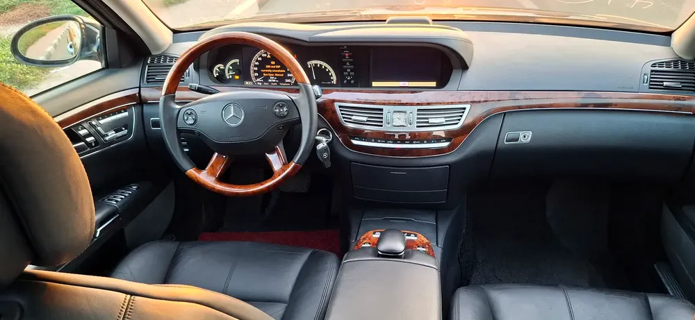 Mercedes Benz S550 model 2008 good condition input Japan - Image 14