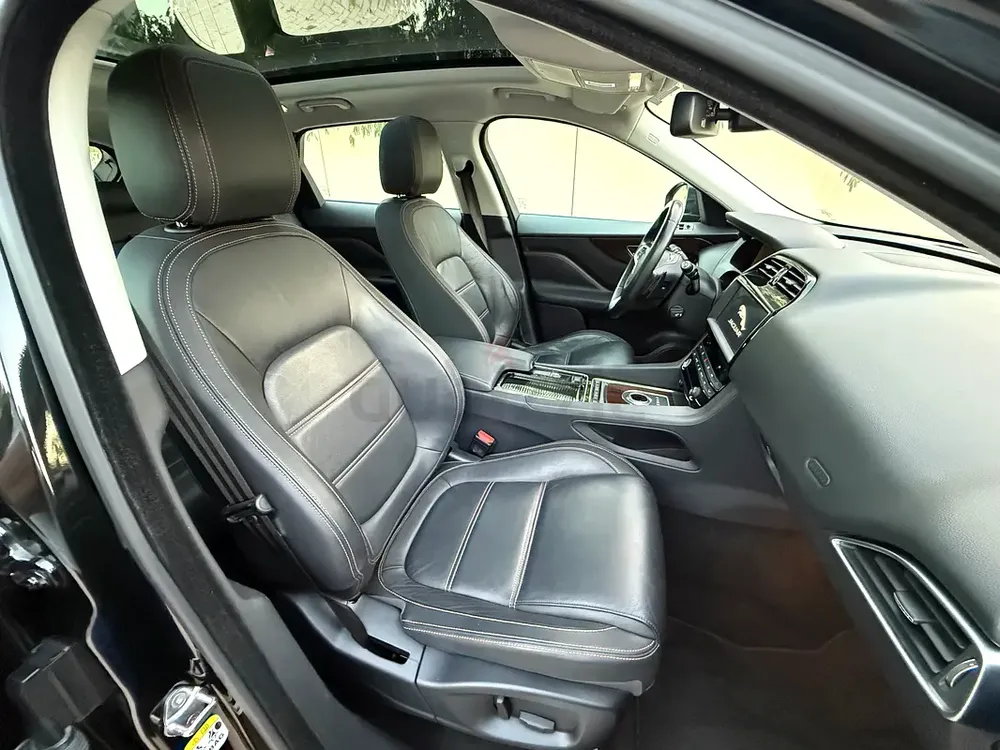Jaguar F-Pace 2018 25T GCC Specs, Very Low Milage, No Accident, No Repaint - Image 13