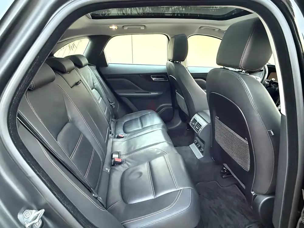 Jaguar F-Pace 2018 25T GCC Specs, Very Low Milage, No Accident, No Repaint - Image 14