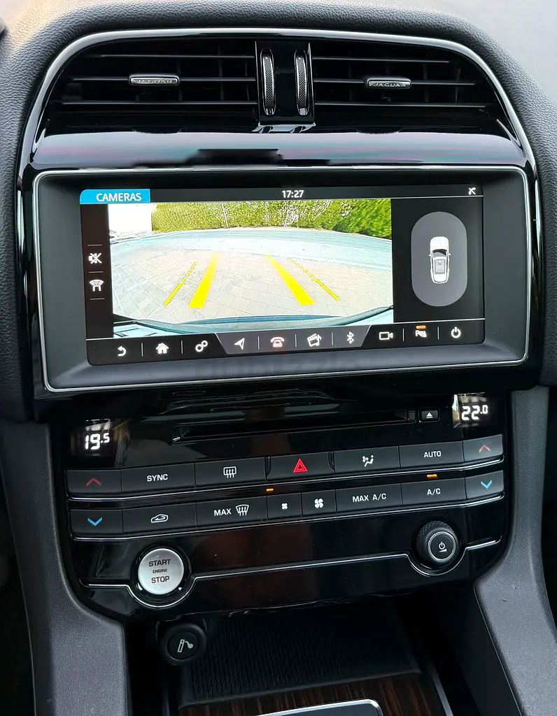 Jaguar F-Pace 2018 25T GCC Specs, Very Low Milage, No Accident, No Repaint - Image 16