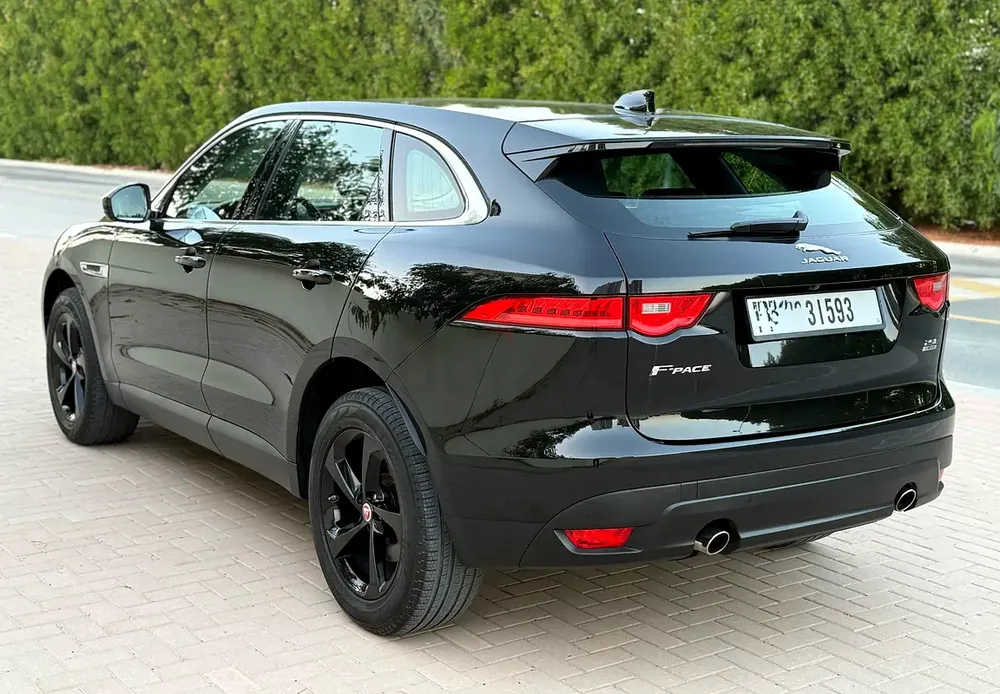 Jaguar F-Pace 2018 25T GCC Specs, Very Low Milage, No Accident, No Repaint - Image 6