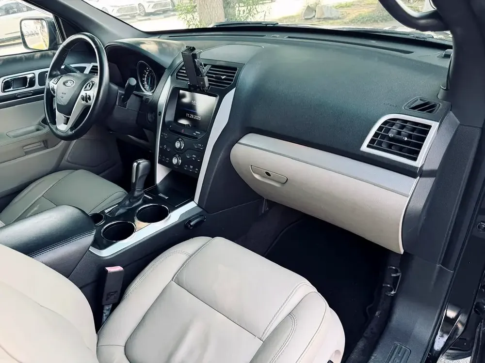 FORD EXPLORER | XLT I WHITE INTERIOR | 2014 | ONLY : 115,375 KM | JAPAN IMPORT | CLEAN TITLE - Image 14