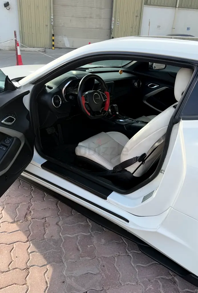 Chevrolet Camaro - 2016 Full option V6 - Image 10