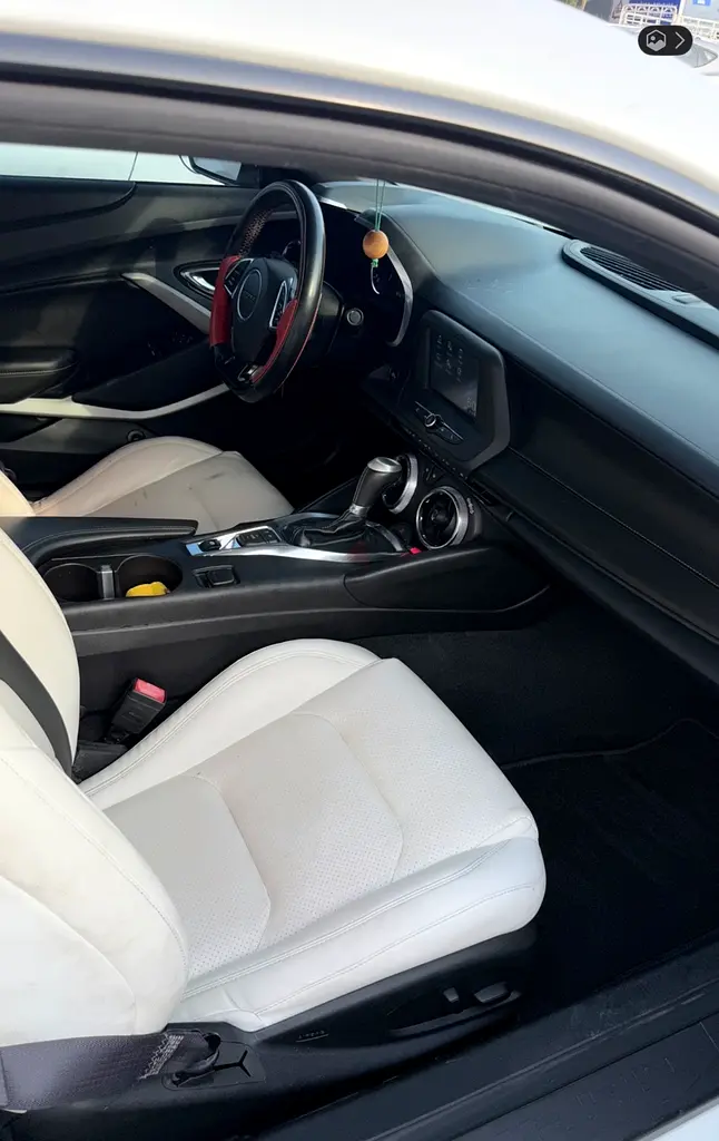 Chevrolet Camaro - 2016 Full option V6 - Image 9
