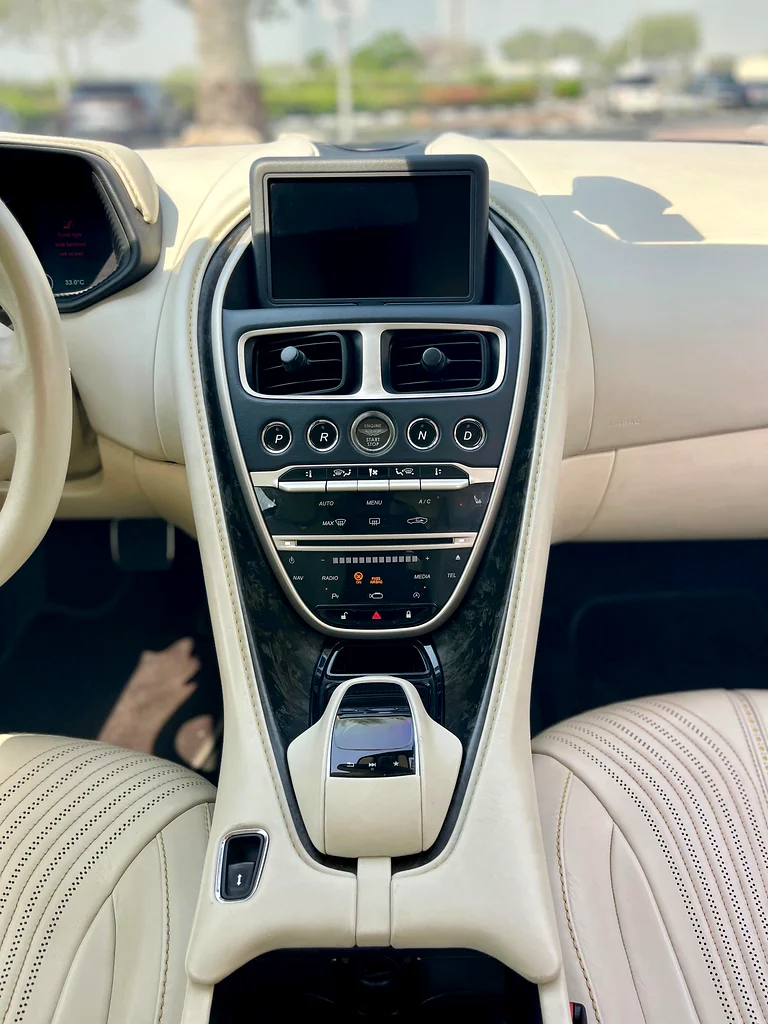 Aston Martin DB11 / 2017 Model / Gcc Spec’s / Less Km Driven - Image 12