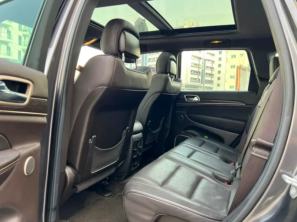 Jeep Grand Cherokee Summit 2014 | 5.7L HEMI V8 | GCC Specs | Full Option | 4WD - Image 9